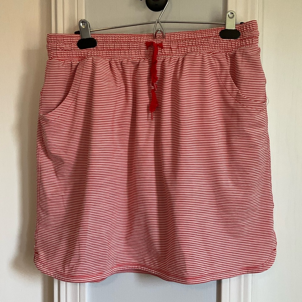 Pier genius skort in vermillion stripe